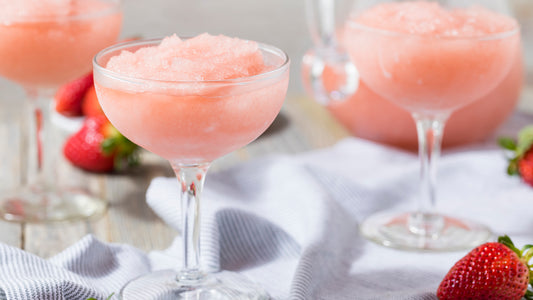 Sip Your Way to Summer Bliss: 4 Refreshing Drink Recipes (with a Twist!)